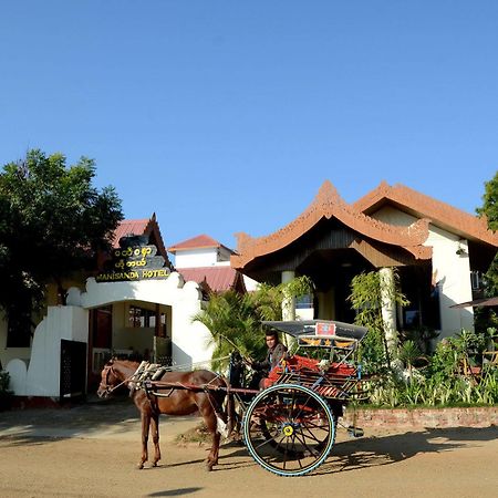 Manisanda Hotel Pagan Exteriér fotografie